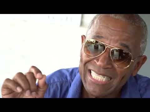 LESLIE VOS & TONY SHEARMAN singin Lubida, also known as Leu foi kas