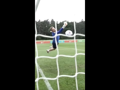 Superb Jordan Pickford DOUBLE save in England training 😮