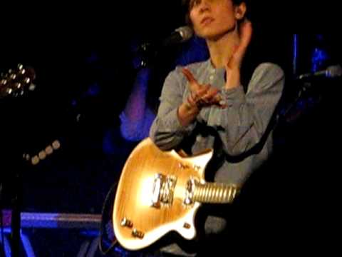 10/20 Tegan & Sara - Sara Feels Annoying Around Holly @ Orpheum Theater, Boston, MA 2/13/10