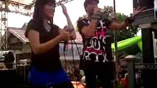 Download lagu Resah Tanpamu - Titi Kamal ft Anji Drive mp3 Download lagu Resah Tanpamu - Titi Kamal ft Anji Drive mp3