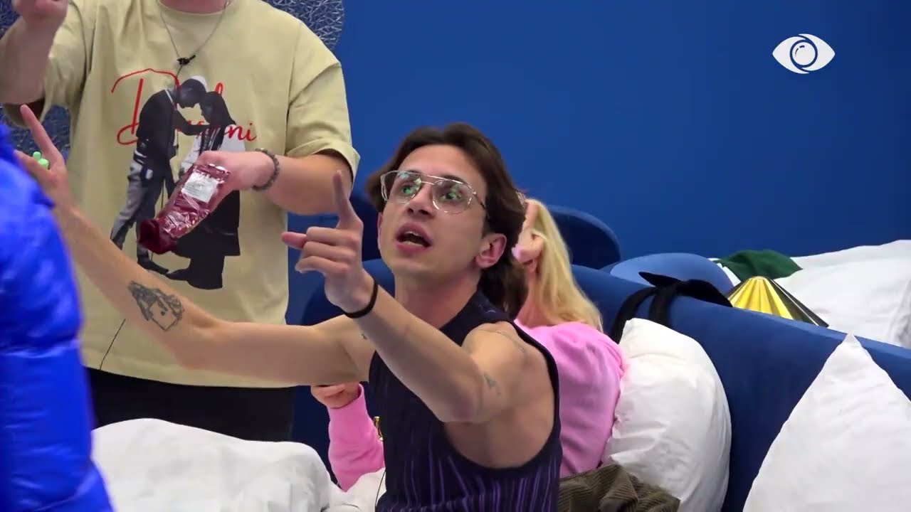 “Ti i the zgjebs, Ola i tregoi shkurtimin…”/ Gjesti përballet me banorët për Vserlon, Danja: Boll!