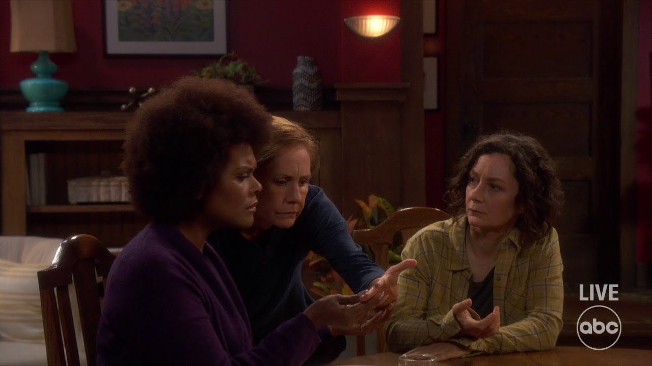 Darlene (and Jackie) See a Psychic - The Conners - YouTube