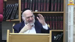 סוד שירת הים: למה שרנו רק בים? הרב ברוך רוזנבלום (קו ההלכה הספרדי) - התמונה מוצגת ישירות מתוך אתר האינטרנט יוטיוב. זכויות היוצרים בתמונה שייכות ליוצרה. קישור קרדיט למקור התוכן נמצא בתוך דף הסרטון