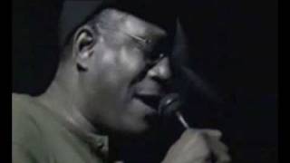 Massive Attack - Spying Glass (Live - Belgium 1998)