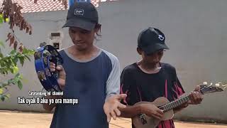 Download lagu Tukang Kecrek nya Ganteng Maksimal Wongkongene ko dibandingke Pengamen Jalanan mp3