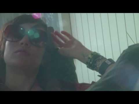 Uffie - Pop The Glock (HD)