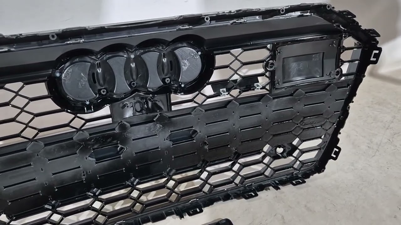 Передняя решетка RS-Style (с ACC, черная) Video 1