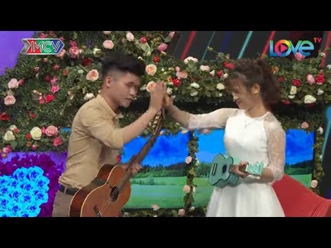 Dẫn mẹ theo tham gia BMHH chàng trai Quảng Nam chạnh lòng vì bị nói thẳng mặt ĂN CƠM HỚT 😥