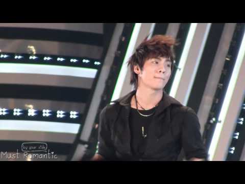 [fancam] 101229 - GD (Jonghyun singing along to NU ABO)