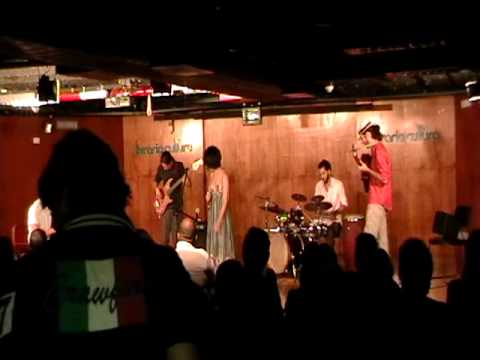 Saravá Jongueiro Velho.... Totonho - Quinteto Coloquial na livraria cultura de Recife..