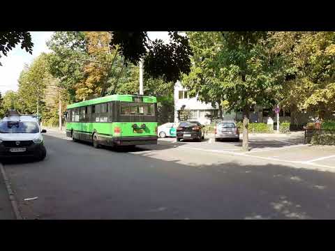 Troleibuzul Ikarus 415T #5167 pe linia 86 părăsind terminalul Dridu