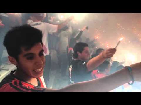 "Recibimiento River vs independiente del Valle" Barra: Los Borrachos del Tablón &bull; Club: River Plate &bull; País: Argentina