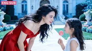 Op haar trouwdag reed haar vriend met de trouwauto om zijn "witte maanlicht" (zijn vriendin) op te halen, waardoor zij op een deelfiets naar de locatie moest? Ze trok ter plekke haar trouwjurk uit, draaide zich om en greep de hand van een rijke man, waarmee ze haar identiteit als rijke erfgenares onthulde: "Ik ga niet trouwen!"#drama #LiefHuisdier #Dominante CEO #Assepoester