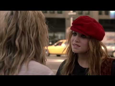 New York Minute (2004) official trailer thumbnail with Mary-Kate and Ashley Olsen running through Manhattan