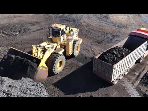 Caterpillar 992C Wheel Loader Loading Trucks With Two Passes - Melidis SA