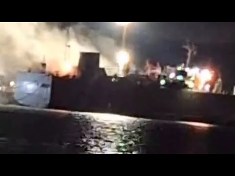 Incêndio atinge navio com carga de gado no porto de São Sebastião, no litoral norte de São Paulo 