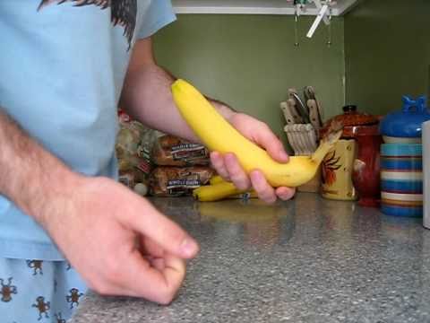 How to Correctly Open a Banana – Monkey Style