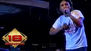 Download lagu Caffeine - Aku Takkan Memiliki (Live Konser Pekalongan 18 Agustus 2006) mp3 Download lagu Caffeine - Aku Takkan Memiliki (Live Konser Pekalongan 18 Agustus 2006) mp3