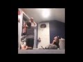 Queen - We Will Rock You 