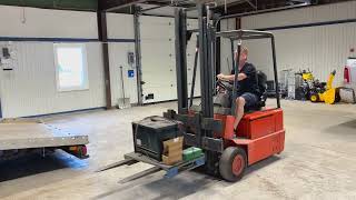 بيع ذات ثلاث عجلات رافعة شوكي Linde E15 - صورة 4 | Machineryline OM ذات ثلاث عجلات رافعة شوكي Linde E15 | صورة 4 - Machineryline
