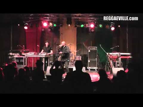 Praise the Lord lyrics