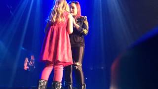 Demi Lovato Brings a Little Girl on Stage in Omaha, NE - Let It Go