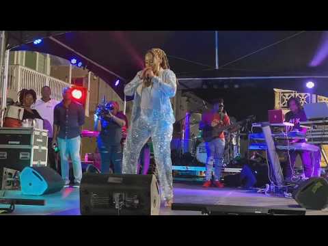 ALISON HINDS - 07-ROLL IT GAL - LIVE CONCERT USVI FESTIVAL ST THOMAS 2020