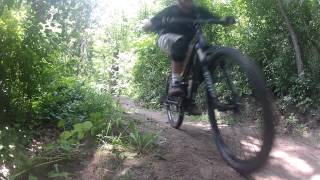 preview picture of video 'Riding MTB in Red Wing, memorial park!'