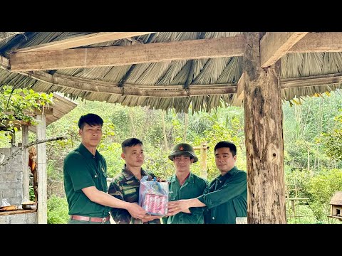 Unexpected gifts and words of encouragement from former teammates for Trieu Nam.