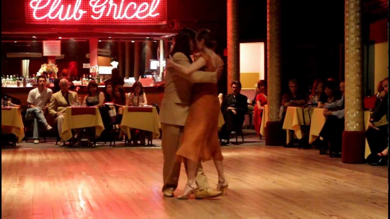 Nany Peralta y Rebecca O'Laoire (Club Gricel) 1er tema