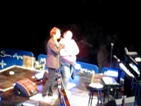 Josh Groban and his very talented fan Amy sing "The Prayer"