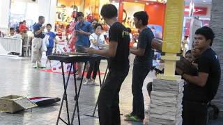 2014-06-28 Band playing in shopping mall, Hua Hin