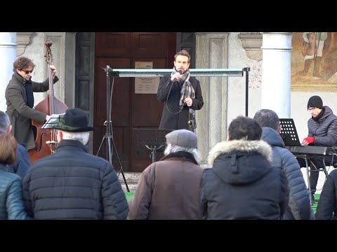 Stragà incanta i bellunesi cantando Frank Sinatra