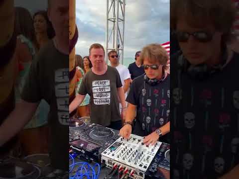 HERNAN CATTANEO B2b NICK WARREN at Miami Music Week | Mixmag #shorts