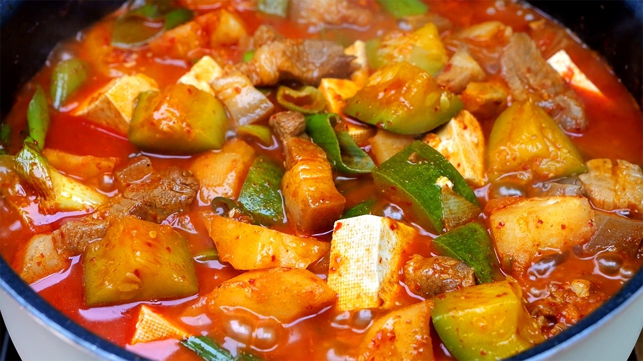 돼지고기 고추장찌개에 이것 한스푼 넣었더니 대박입니다