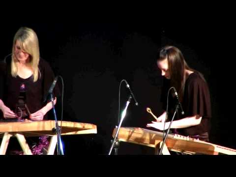 The lion sleeps tonight Dulci Girls Hammered Dulcimer Trio Performing Live in Chaves Portugal