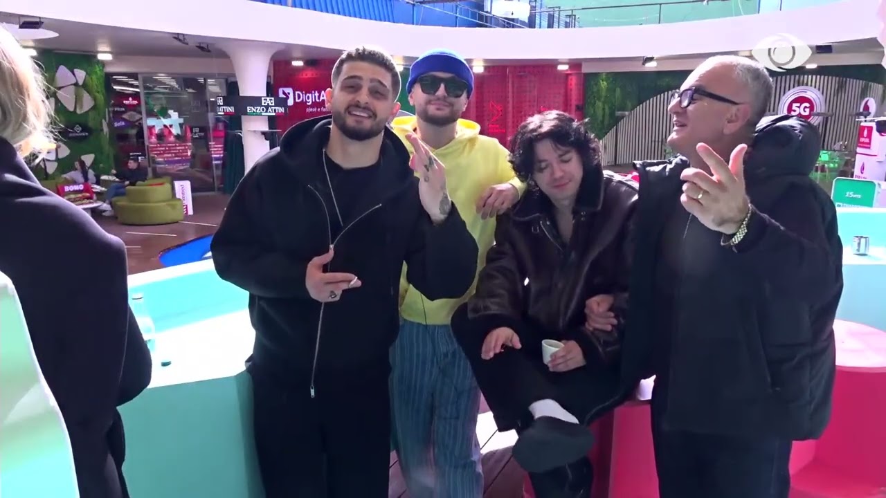 Nëna me rrudha në ballë…/ Artani u bashkohet banorëve dhe këndojnë për Pavarësinë e Kosovës