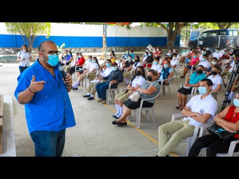 Gobierno entrega computadoras en Complejo Educativo “General Fabio Morán”