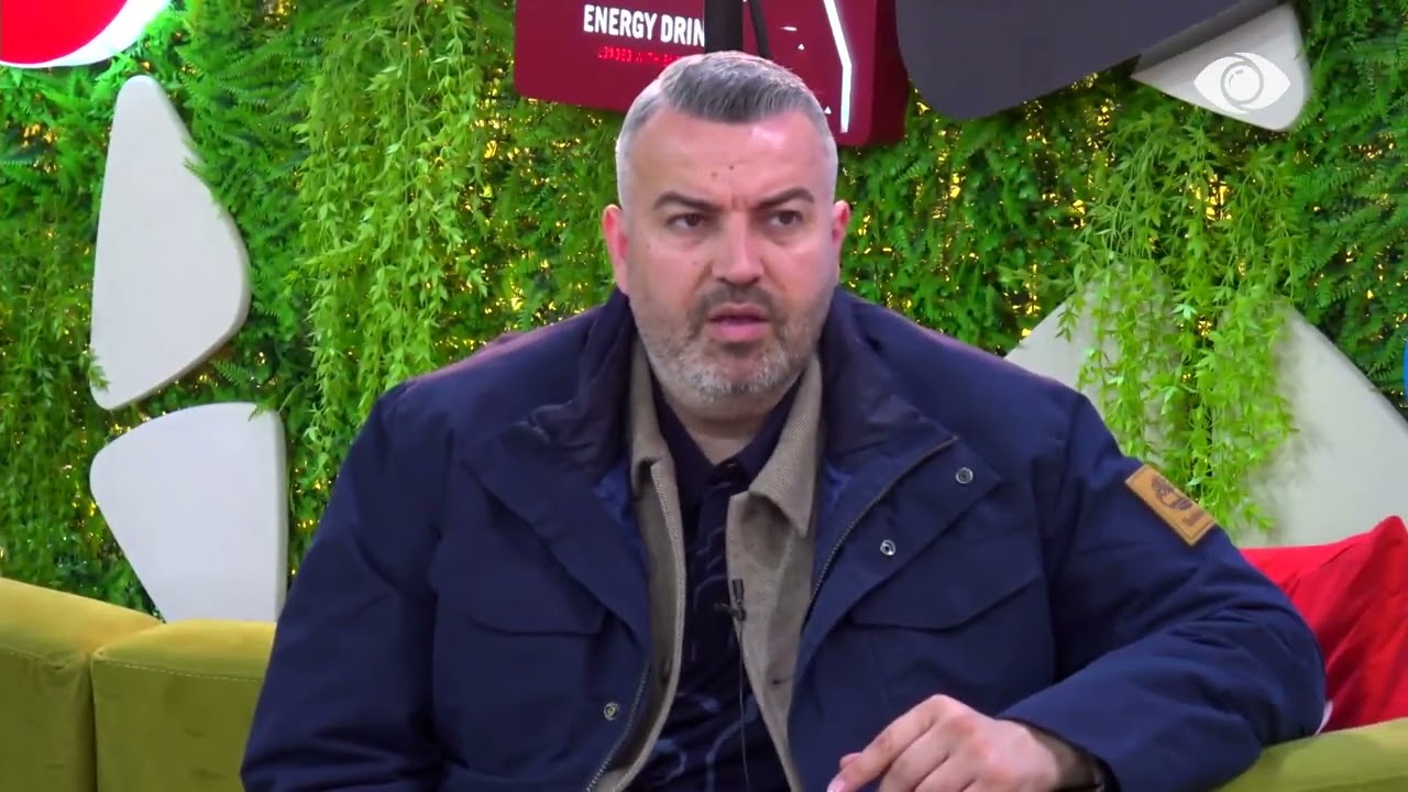 Unë e parashikoj lojën/ Rogerti bisedon me Gimbon