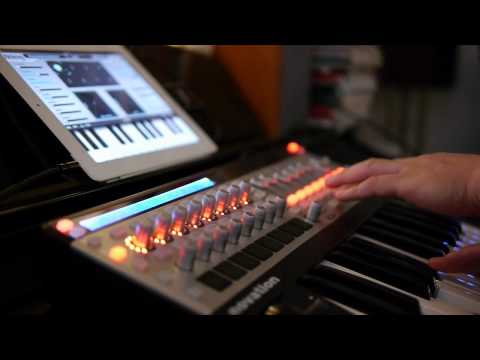 Feel Good Inc, Live Looped with SampleTank and Alchemy Mobile