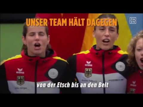 Skandal bei der FED Cup Eröffnung 2017. Lehrer singt bei Hymne...