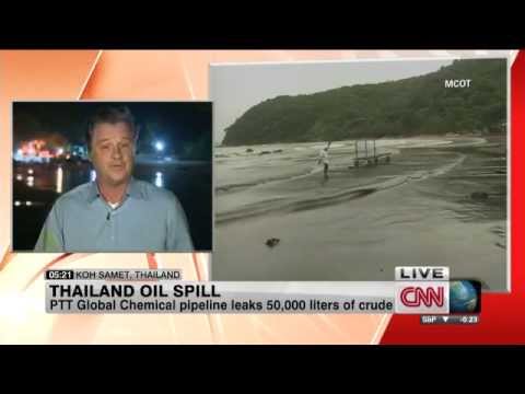 Thailand oil spill Tourists abandon blackened Koh Samet beach