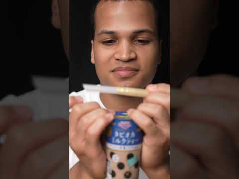 Como beber chá com leite corretamente