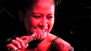 Download lagu Hujan Gerimis - Lilin Herlina - OM Palapa mp3