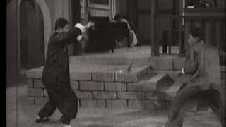 Download lagu Fight scene from 'Wong Fei-hung: King of Lion Dance' (1957) mp3