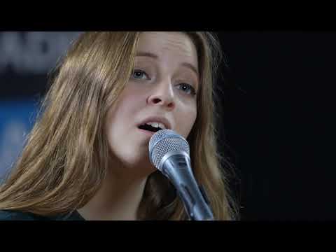 Jade Bird plays Cathedral at CPR's OpenAir
Jade Bird plays Cathedral at CPR's OpenAir