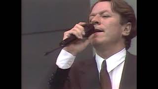 Robert Palmer &quot;Looking For Clues&quot;