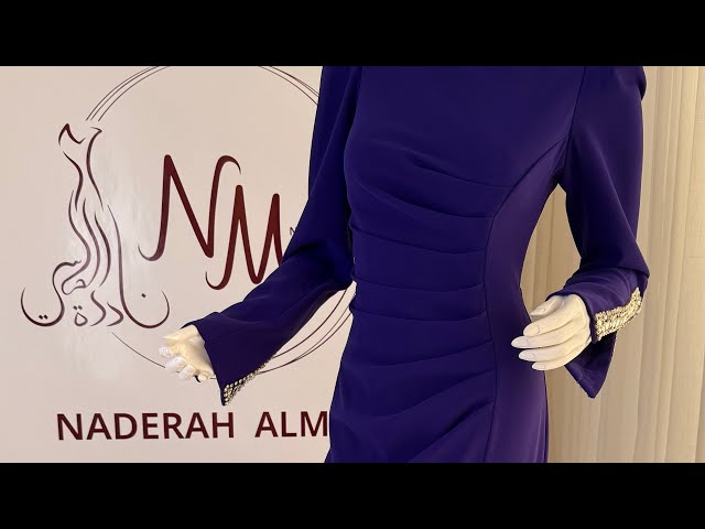 فستان كريب طويل بلون برتقالي مزين بالكريستال