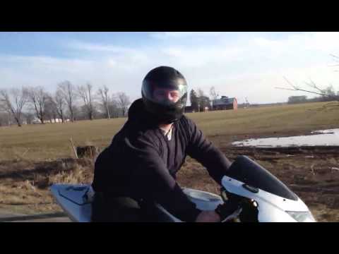 05 Suzuki GSX-R 750 noob wheelie