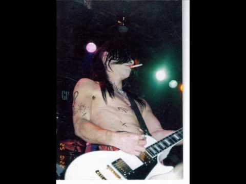 download lagu mp3 mp4 Glamour Punks Cant Fake The Punk 2010, download mp3 Glamour Punks Cant Fake The Punk 2010 free downloadn, video klip Glamour Punks Cant Fake The Punk 2010